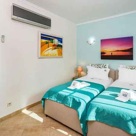 Falesia Cliff By The Portuguese Butler Apartman *