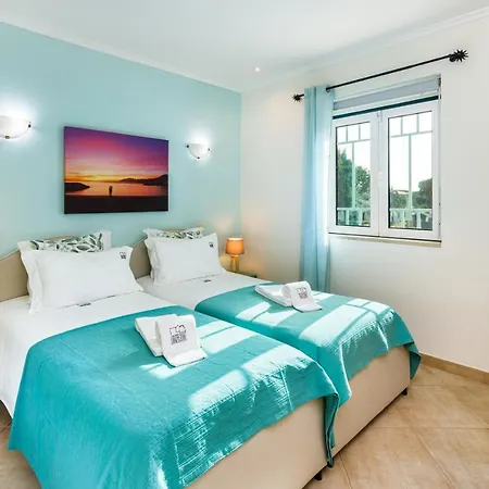 Apartamento Falesia Cliff By The Portuguese Butler