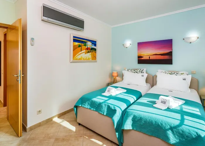 Falesia Cliff By The Portuguese Butler アパート *